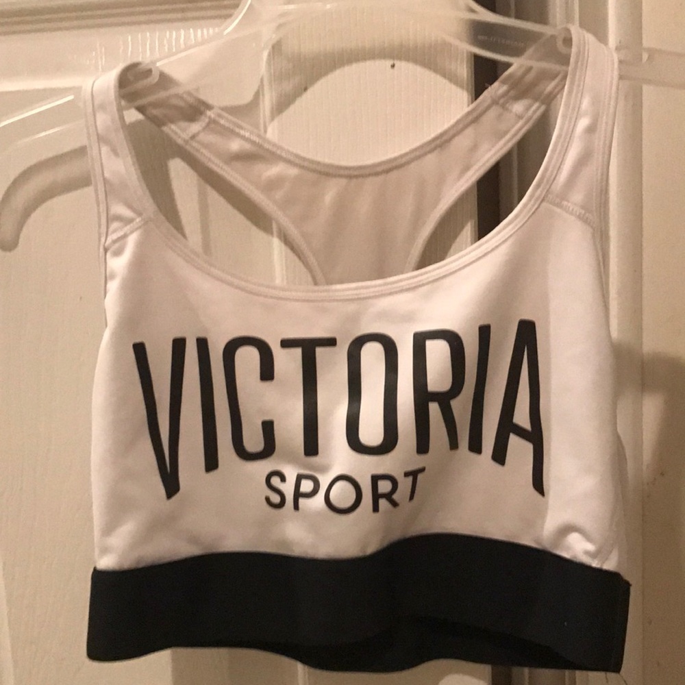 Victoria sport bra! worn once! No flaws! Size M.